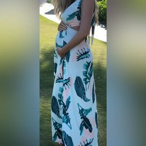 Tropical Leaf Print Stretchy Maxi Vacation Dress